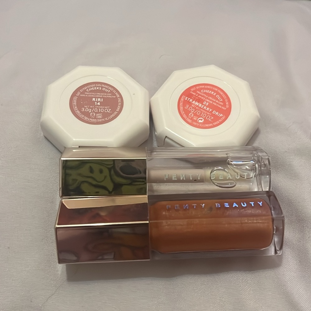 Fenty Beauty Bundle 2 blushes and 2 glosses